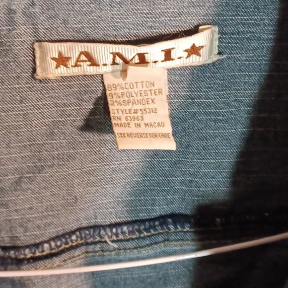 Stylish denim jacket! - Picture 3 of 4